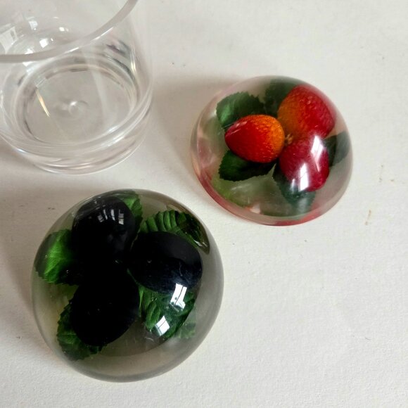 Vintage 1960-1970s Acrylic Lucite jam pot with 2 different design lids - Picture 12 of 15